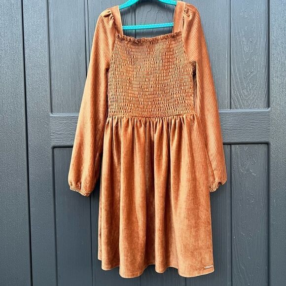 Tahari Girl Smocked Chest Dress size 8 - Picture 1 of 5